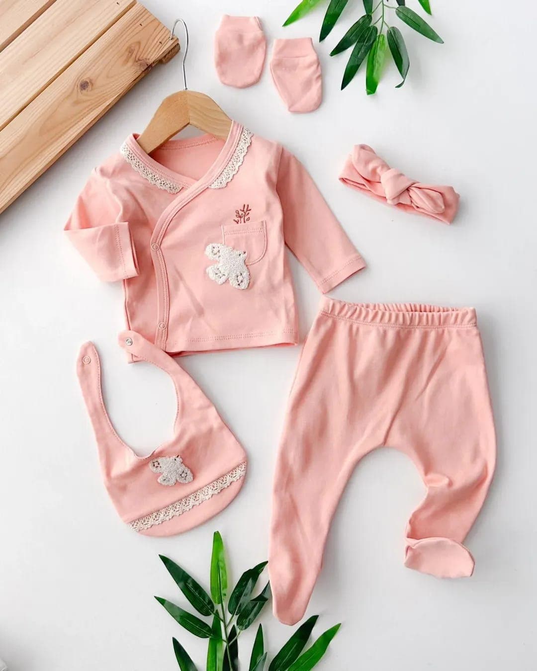 Ensemble bébé fille 5 pièces avec bonnet et gants