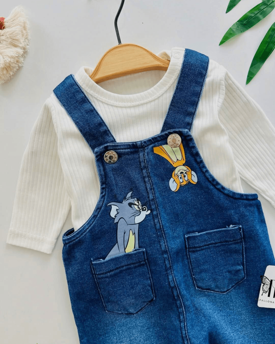 Salopette en jean avec t-shirt côtelé — 3