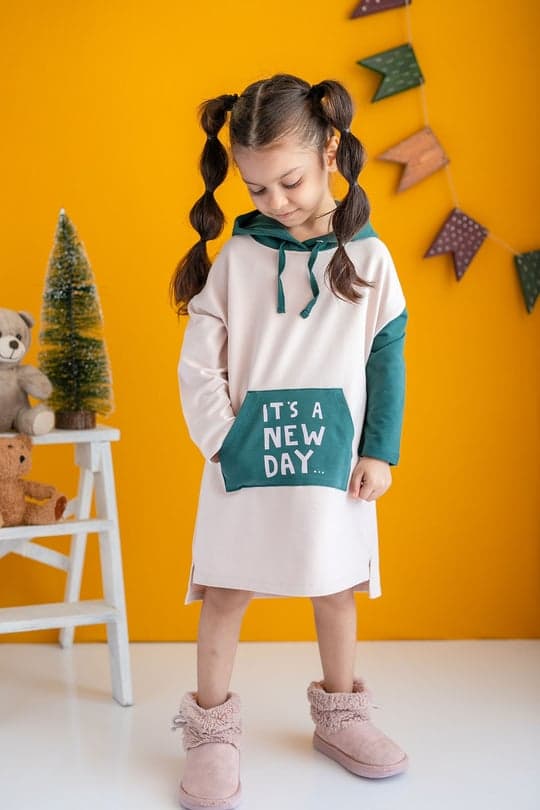 Robe à capuche pour fille "It's a New Day"