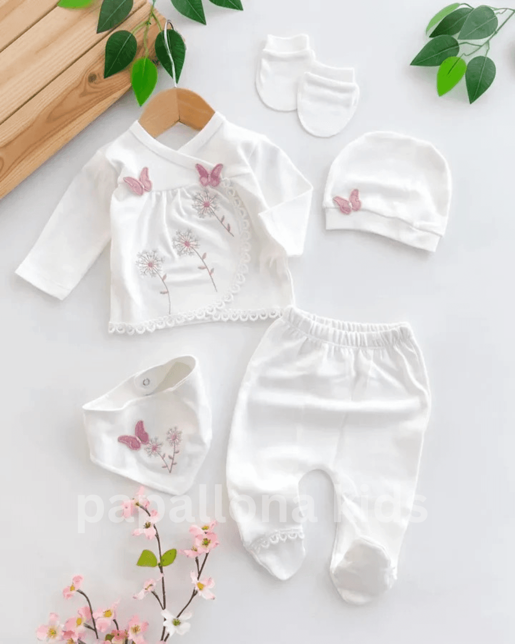 Ensemble bébé fille 5 pièces brodé papillons
