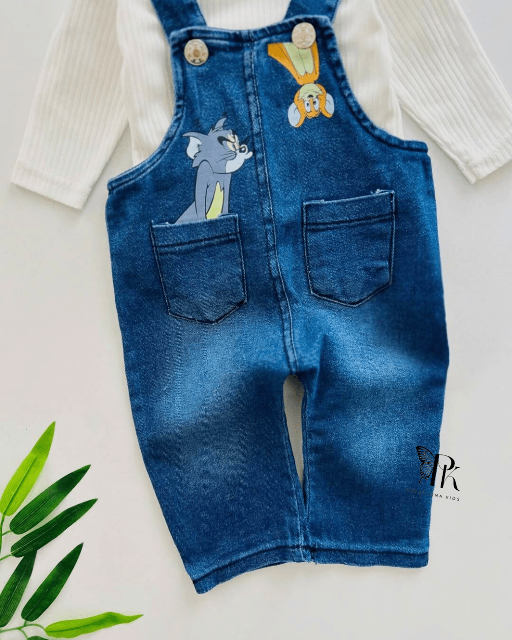 Salopette en jean avec t-shirt côtelé — 2