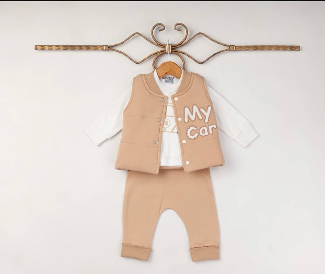 طقم شتوي 3 قطع – سترة مبطنة وبنطال مريح بتصميم عصري