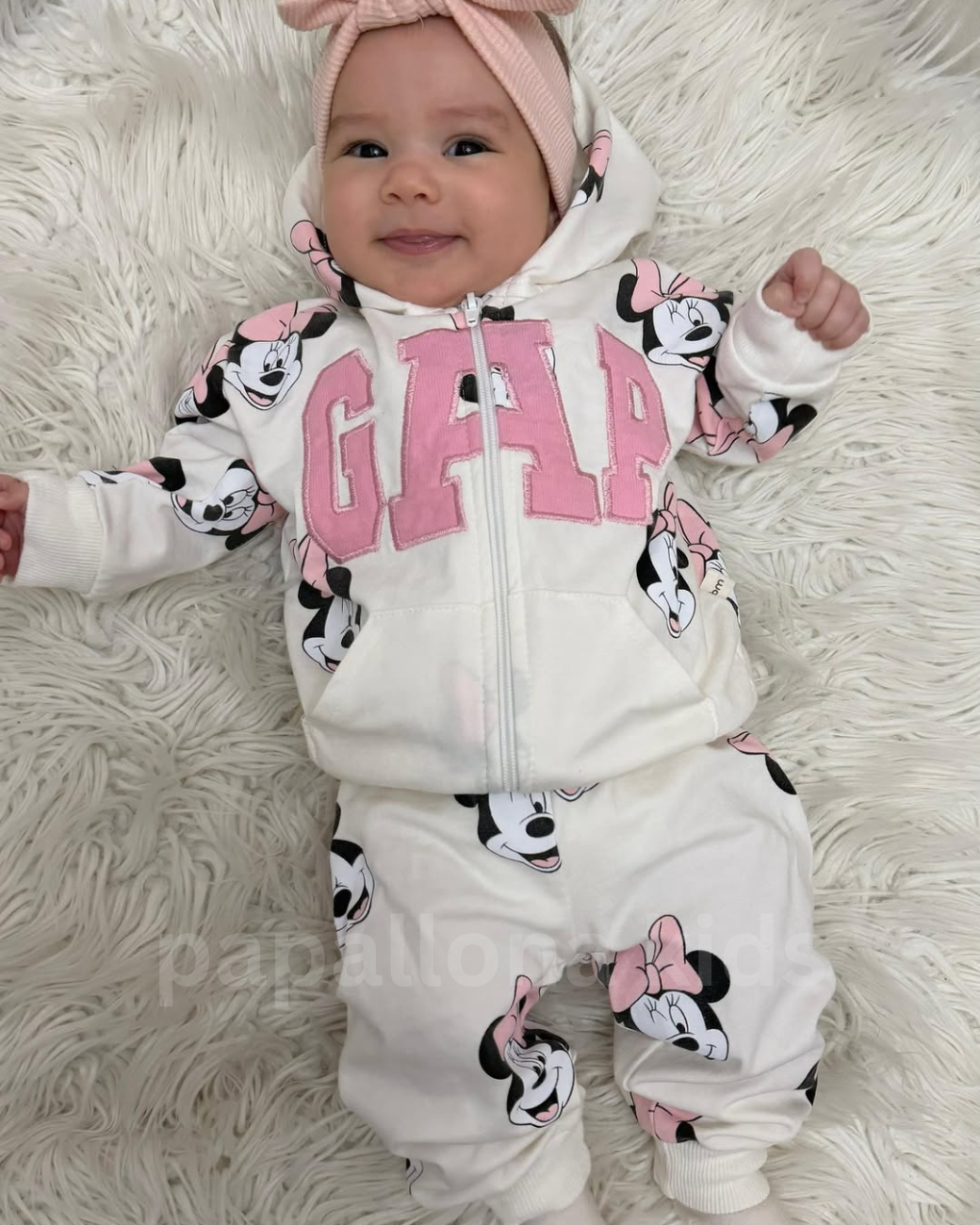 طقم  بناتي GAP بتصميم ميني ماوس