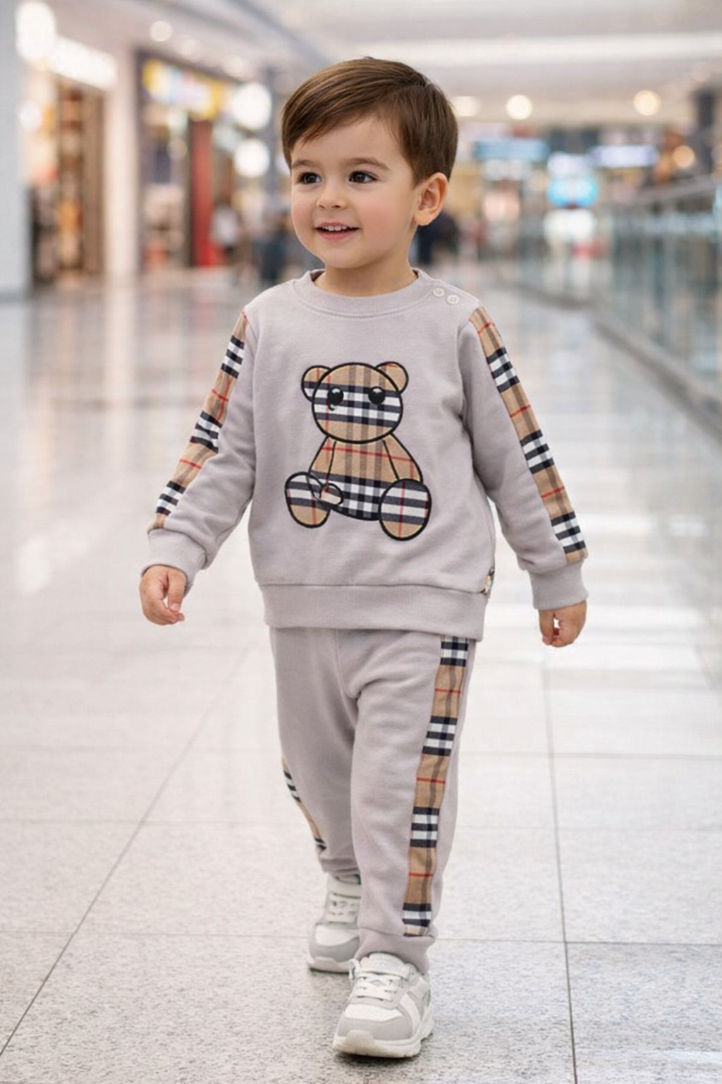 طقم  أنيق – نقشة مربعات مع تصميم عصري