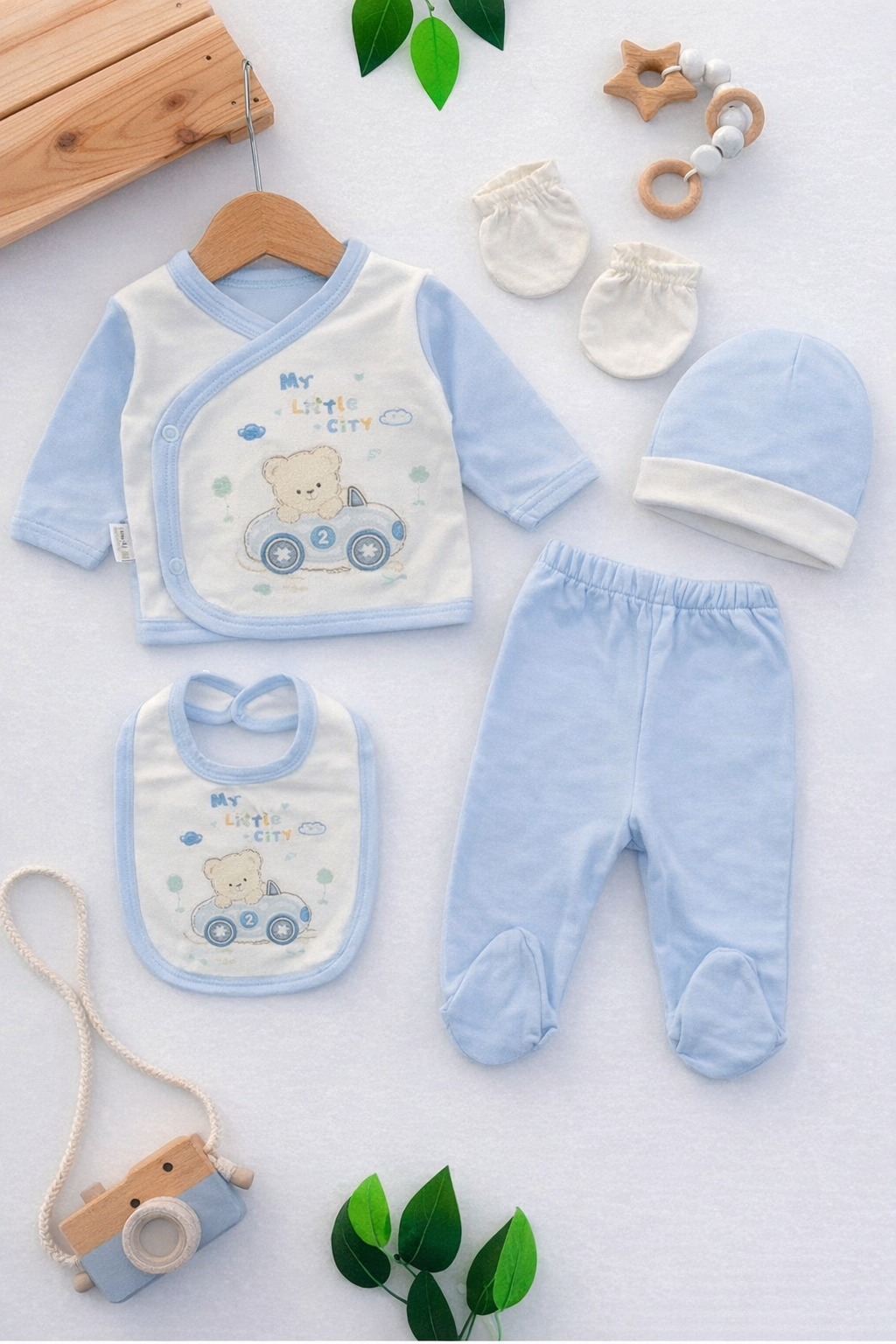 Ensemble bébé cinq pièces pour un look confortable et chaud