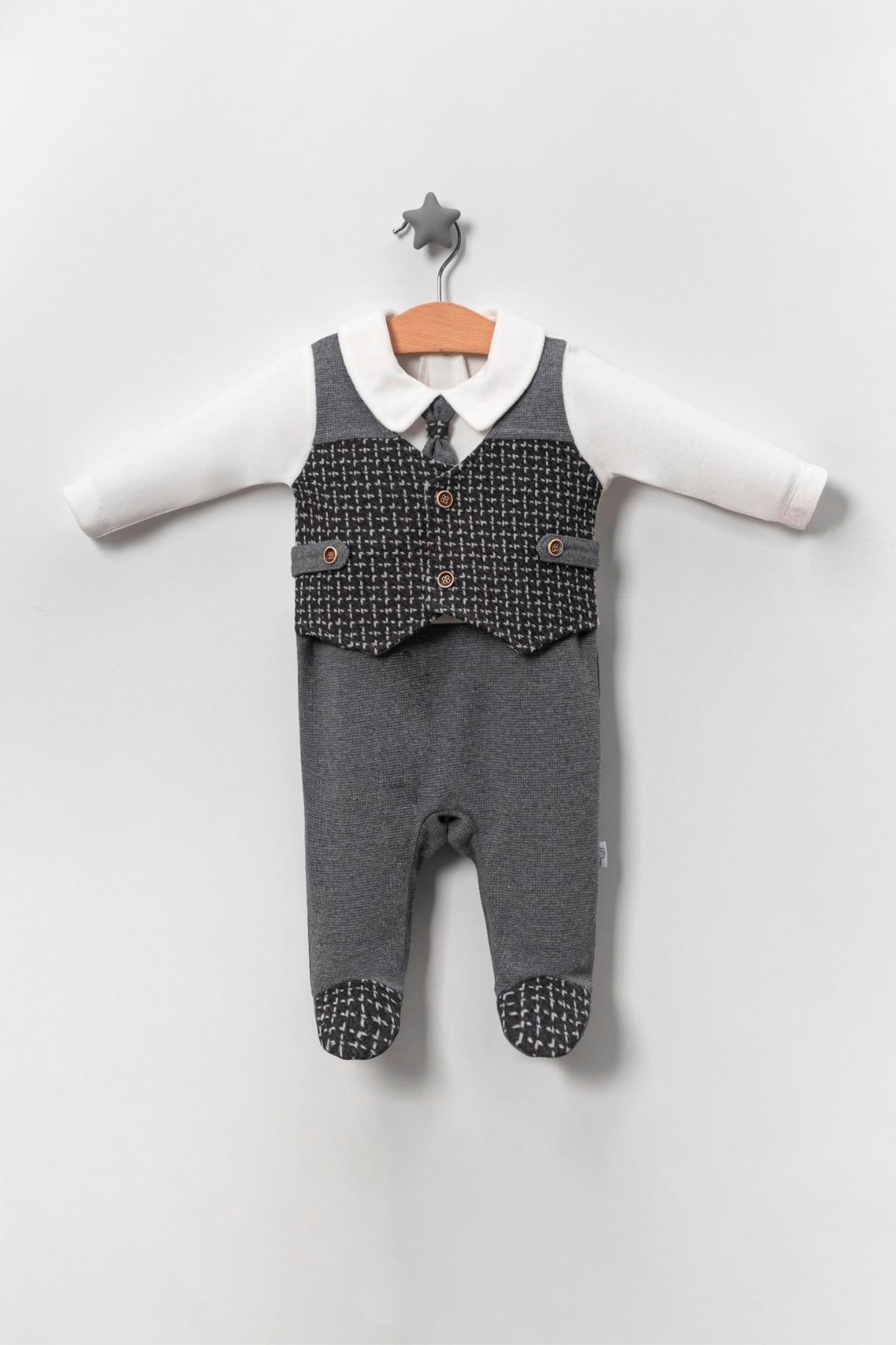 طقم أنيق للمواليد بتصميم بدلة صغيرة وربطة عنق 🤍✨