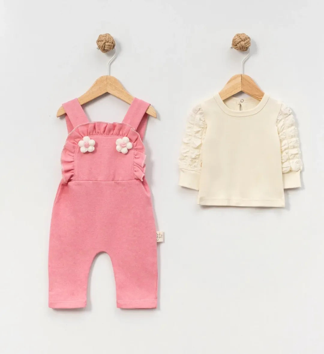 طقم شتوي أنيق  يجمع بين الأناقة والراحة