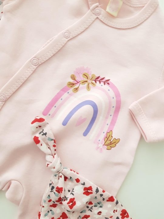 بدلتان ناعمتان للبنات بألوان وردية وزهرية مع قبعتين