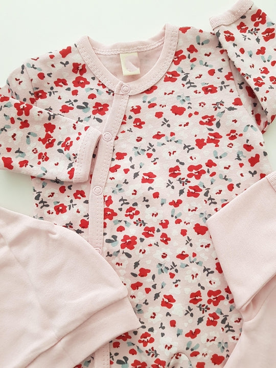 بدلتان ناعمتان للبنات بألوان وردية وزهرية مع قبعتين