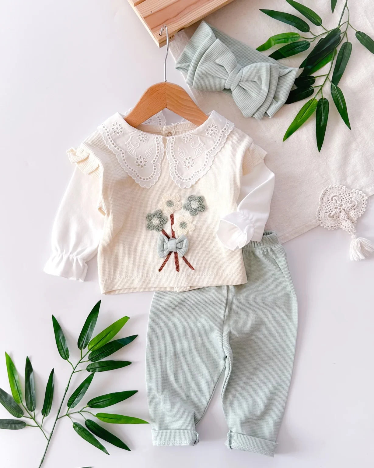 طقم بناتي فاخر – راحة وأناقة لطفلتك