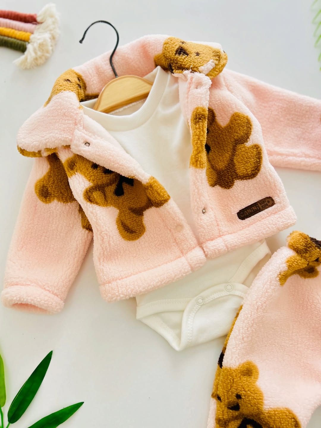 🧸 طقم شتوي دافئ بتصميم دبدوب لطيف للأطفال