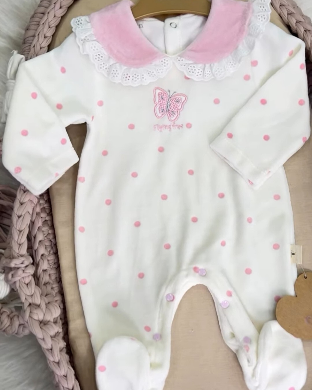 👶 طقم بناتي شتوي أنيق ومريح من القطيفة الفاخرة