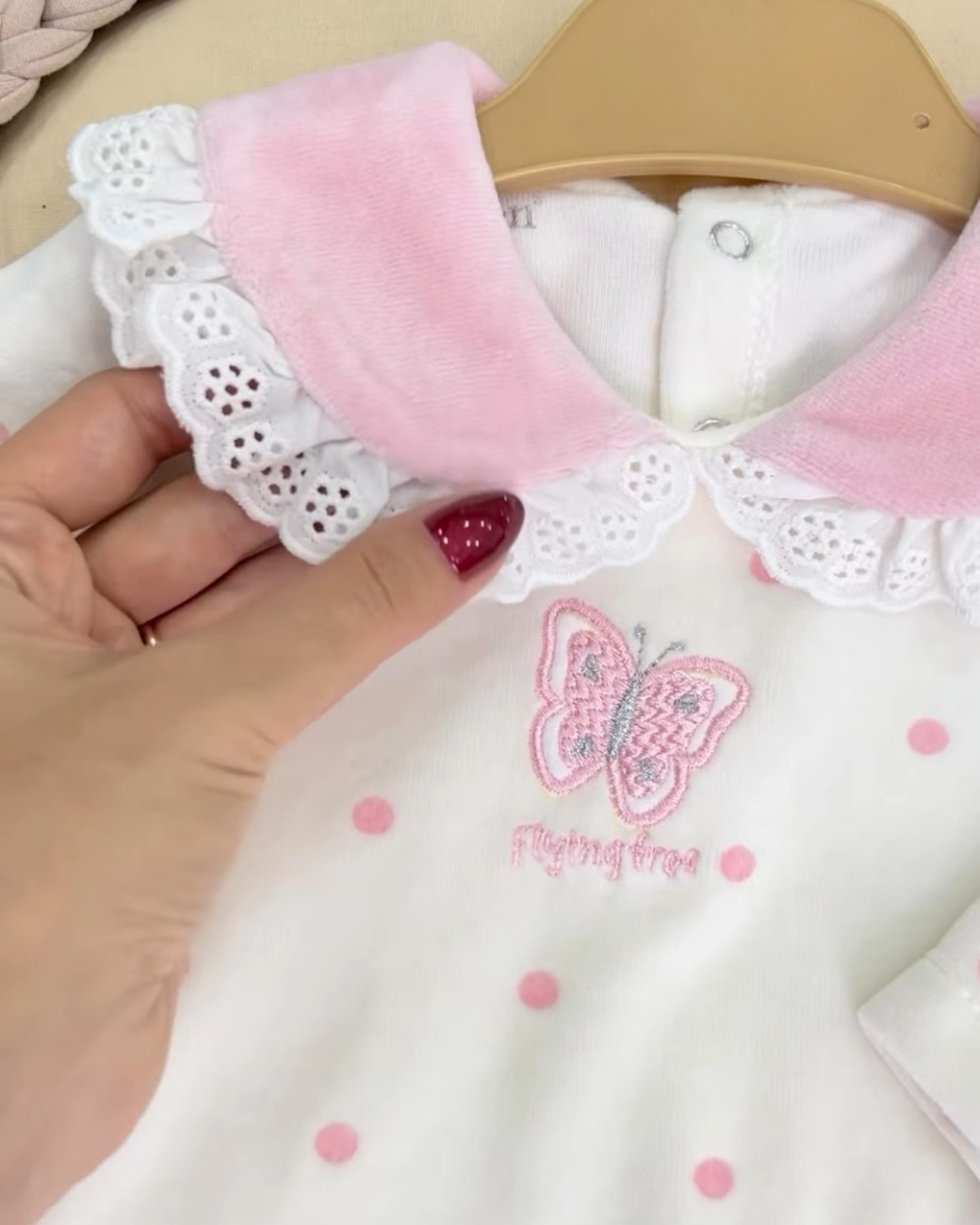 👶 طقم بناتي شتوي أنيق ومريح من القطيفة الفاخرة