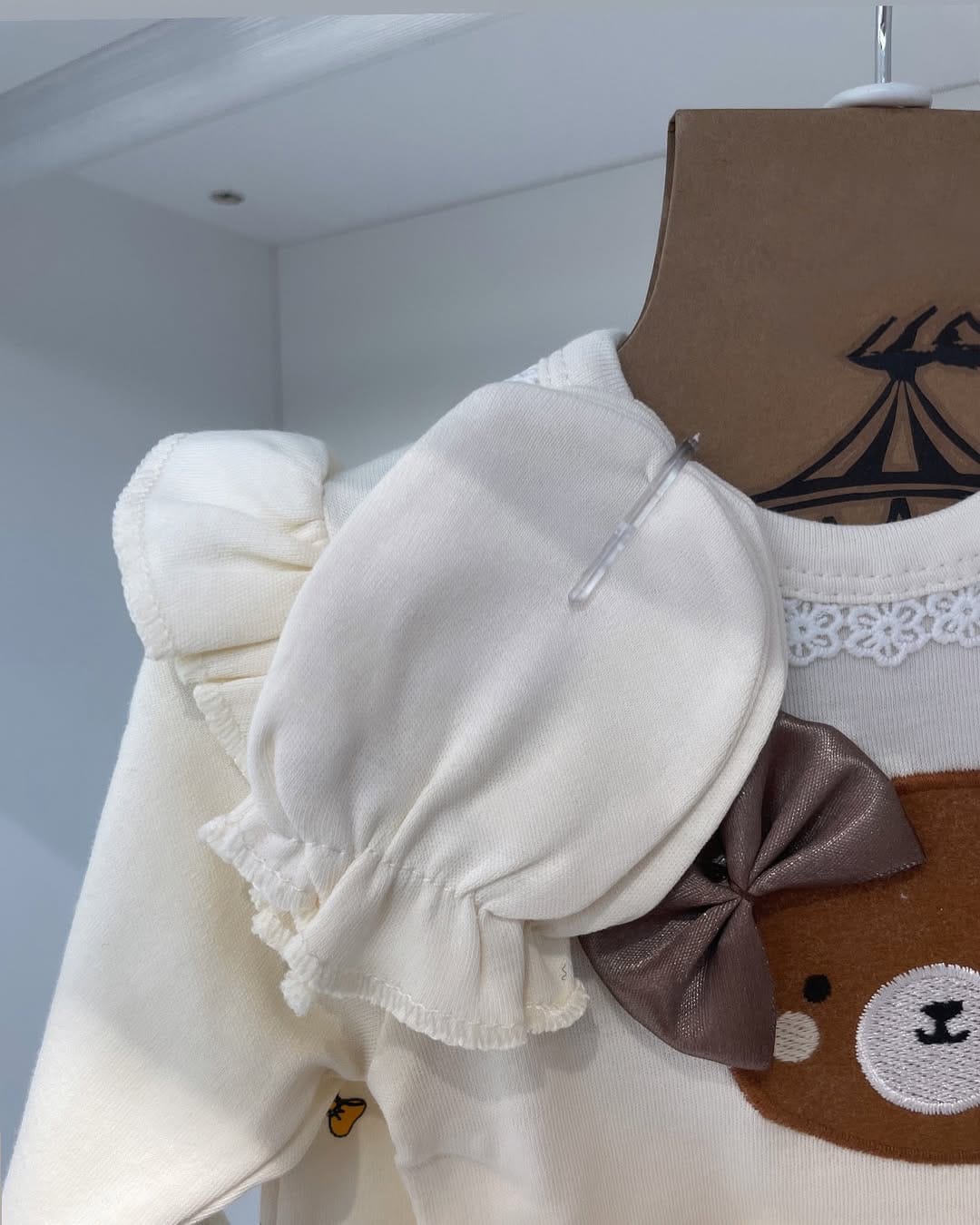 طقم بيبي كيوت بطبعة دبدوب – 5 قطع قطنية ناعمة 🧸✨