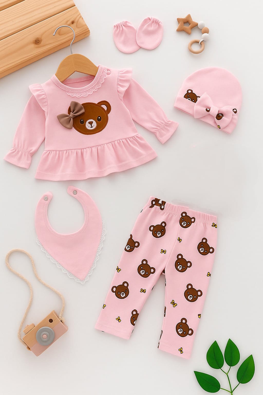 طقم بيبي كيوت بطبعة دبدوب – 5 قطع قطنية ناعمة 🧸✨