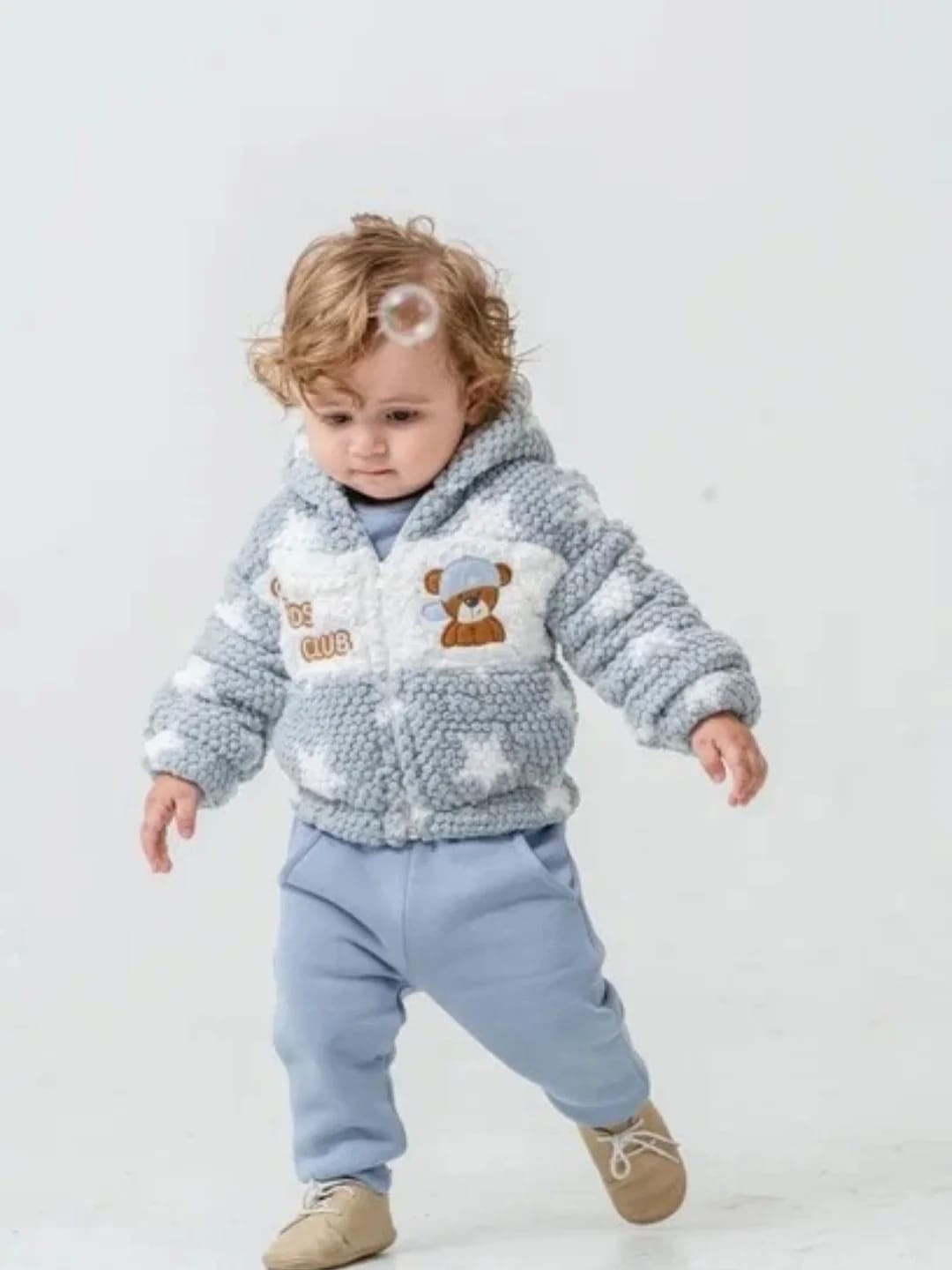 طقم مواليد شتوي دافئ بتصميم دب لطيف وألوان راقية