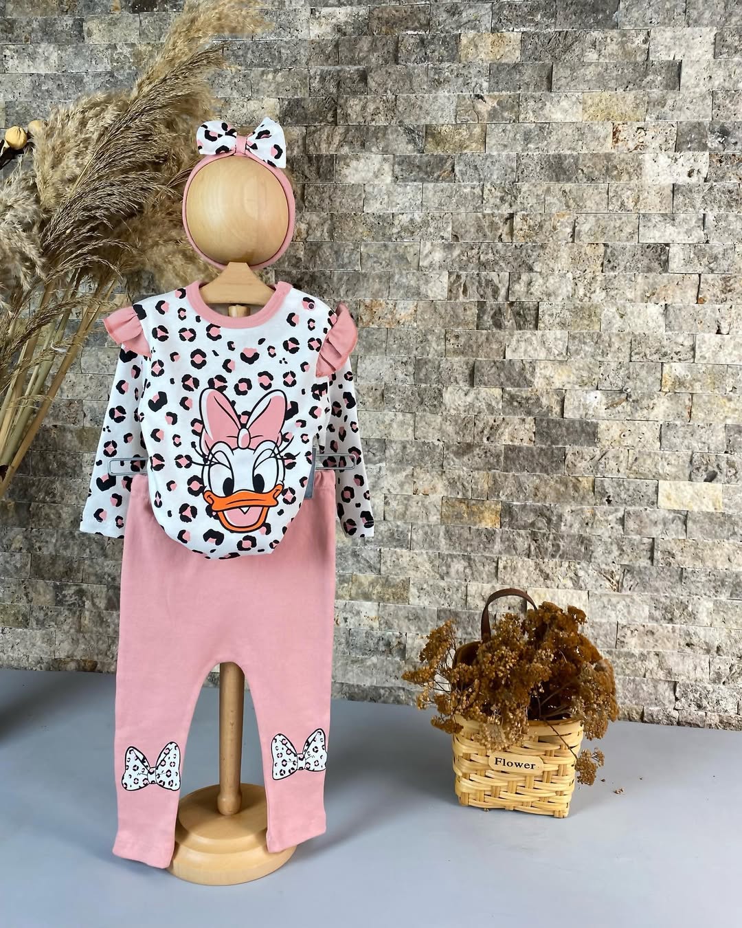 طقم ديزي المميز للبنات – 3 قطع أنيقة ومريحة