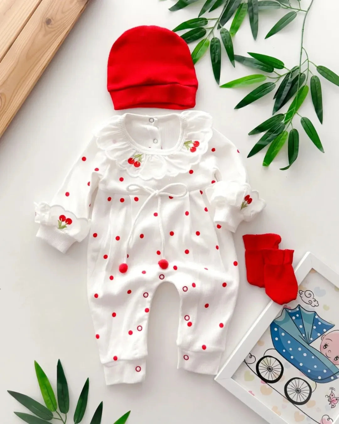 سالوبيت بنات بتصميم كرز أنيق 🍒 مع قبعة وقفازات – ناعم ومريح