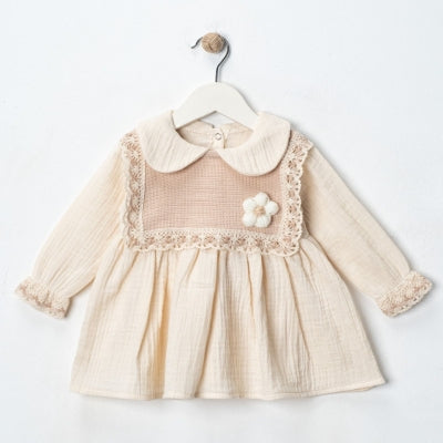 فستان طفلة فاخر بلون أوف وايت مع دانتيل أنيق