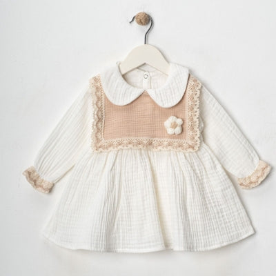 فستان طفلة فاخر بلون أوف وايت مع دانتيل أنيق