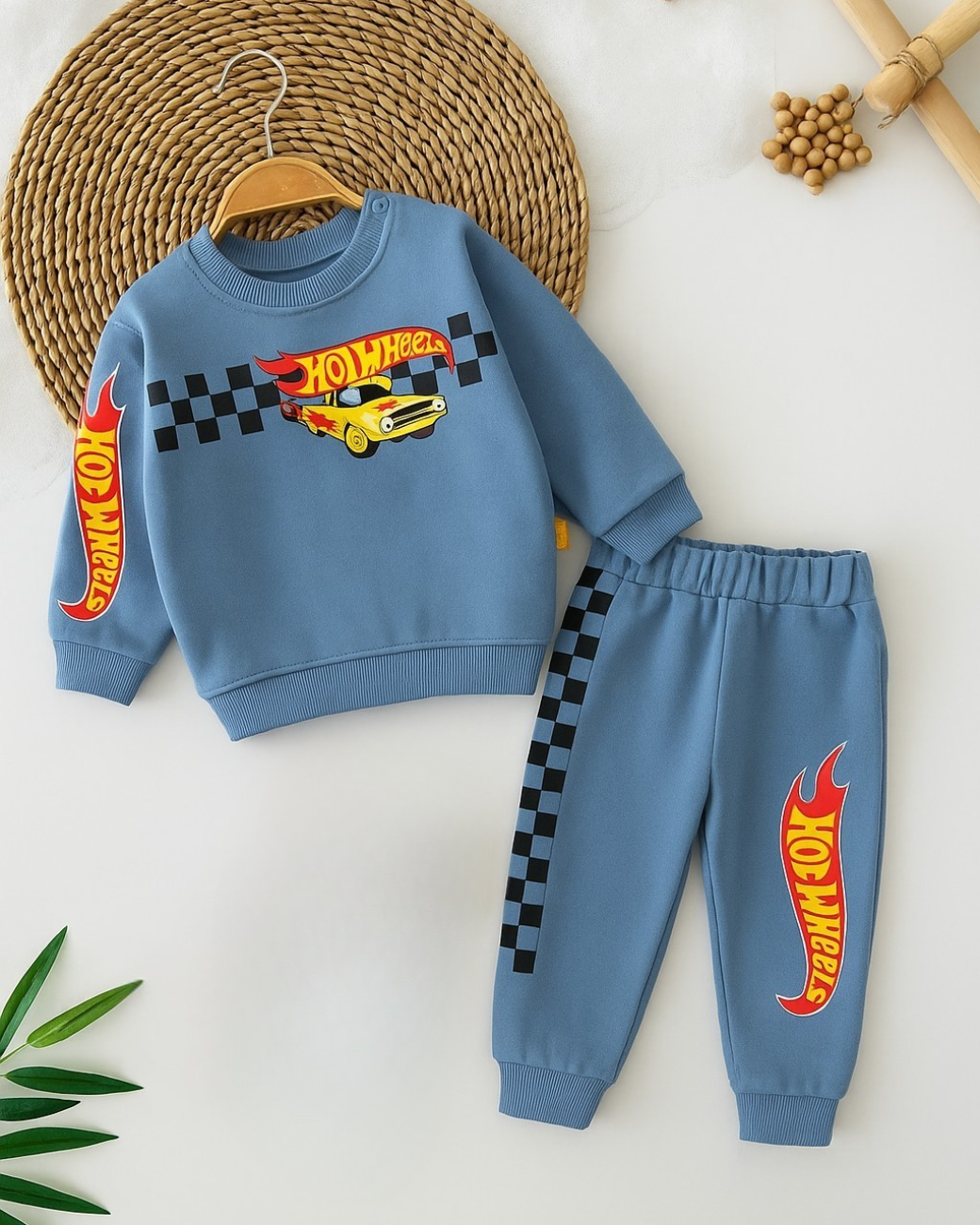 Hot Wheels الرياضي طقم شتوي  – كنزة وبنطال بتصميم