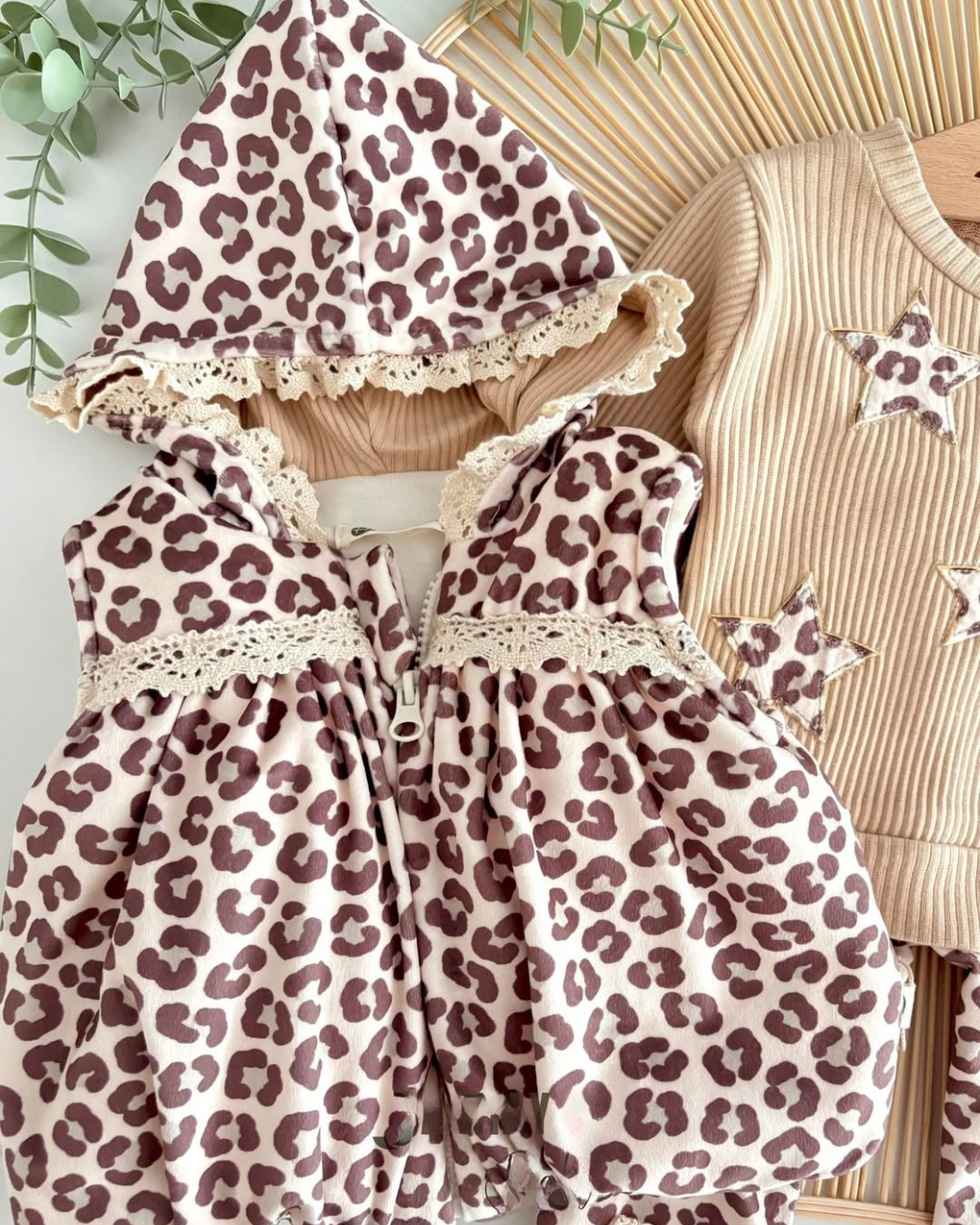 طقم بيبي بناتي – 3 قطع بتصميم ليوبارد أنيق