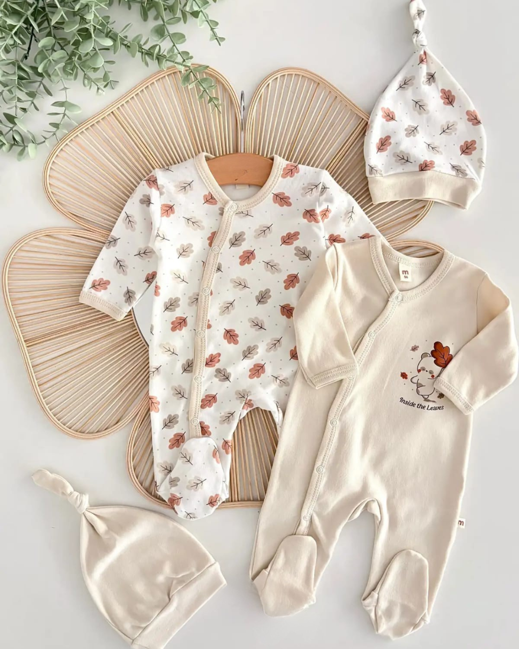 طقم بيبي قطني فاخر من 4 قطع  – بنقشة الأوراق الصغيرة
