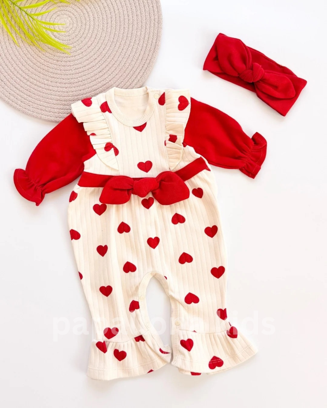 طقم رضّع بناتي بتصميم أنيق