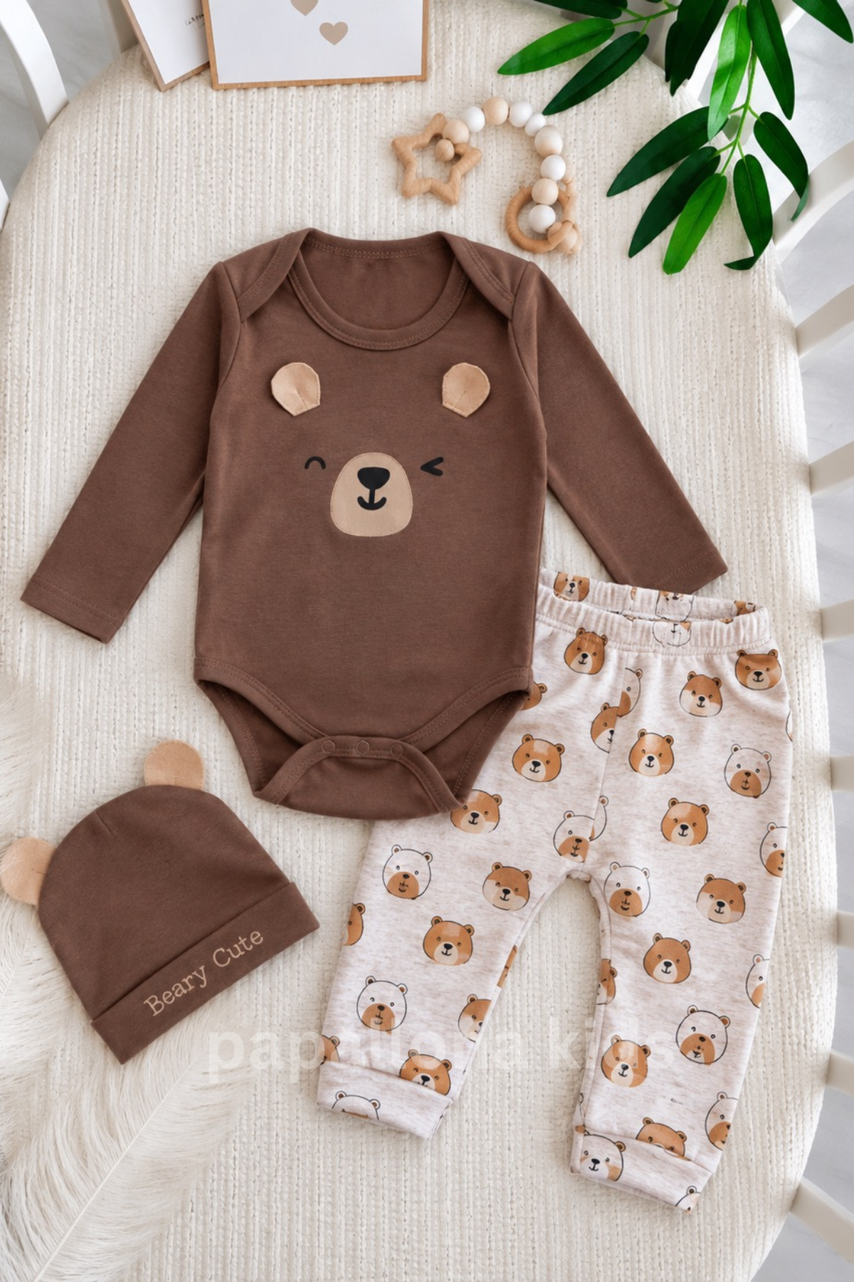 طقم بيبي قطني 3 قطع بتصميم الدب 🧸 – ناعم ومريح للاستخدام اليومي