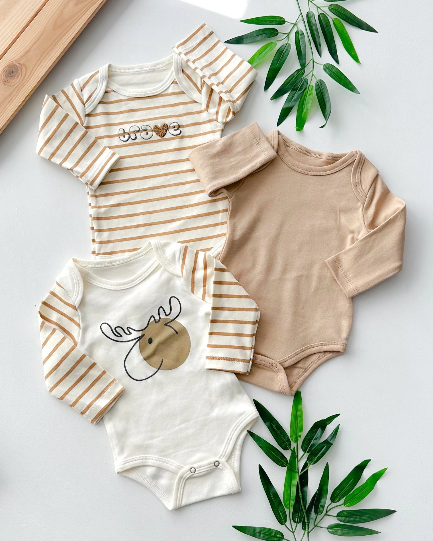 قم ملابس داخلية للرضع 3 قطع بألوان هادئة وتصميم غزال